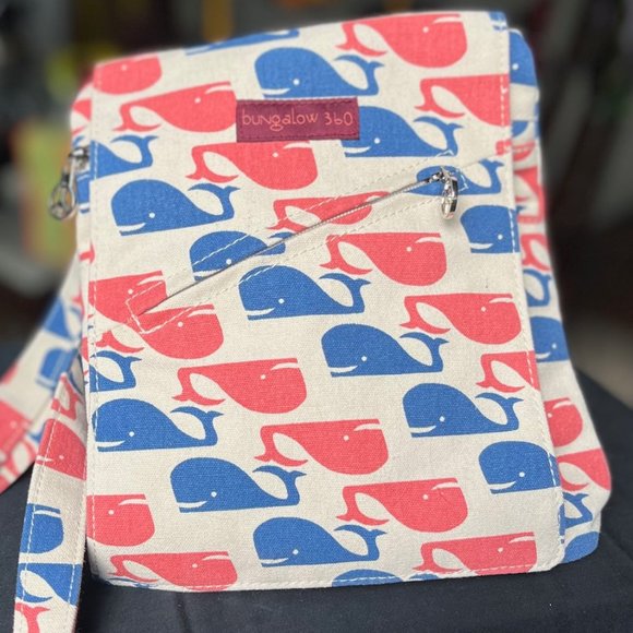 bungalow 360 cotton canvas small messenger bag Whale - Picture 1 of 4